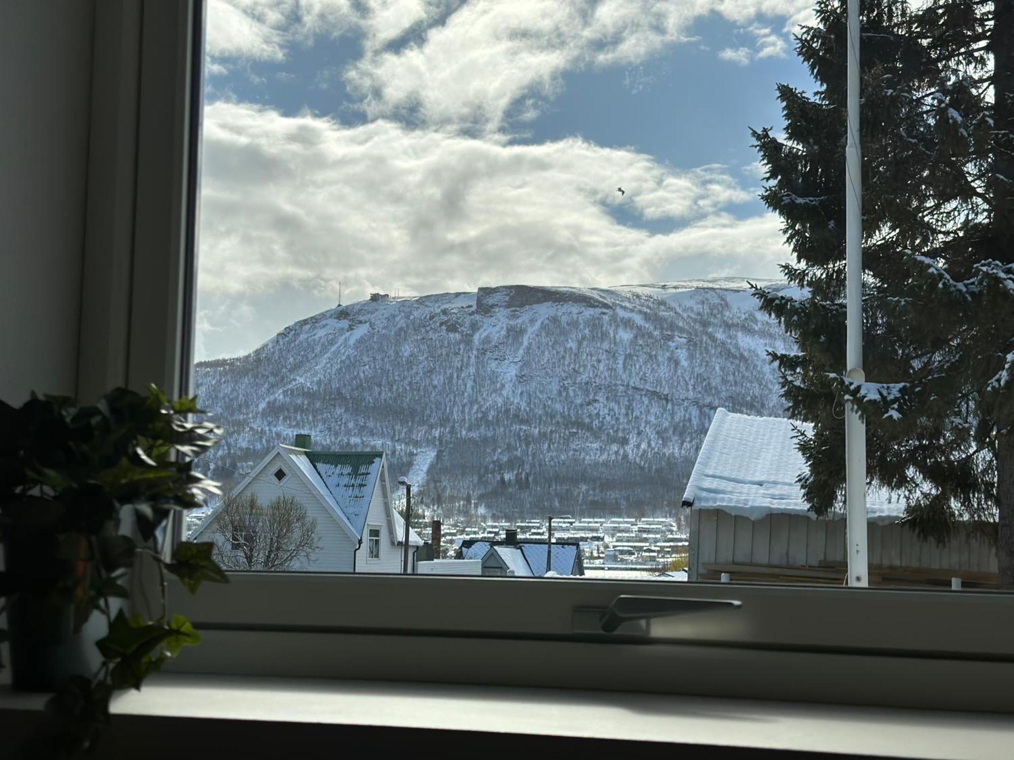 With Free Parking Apartment Tromso