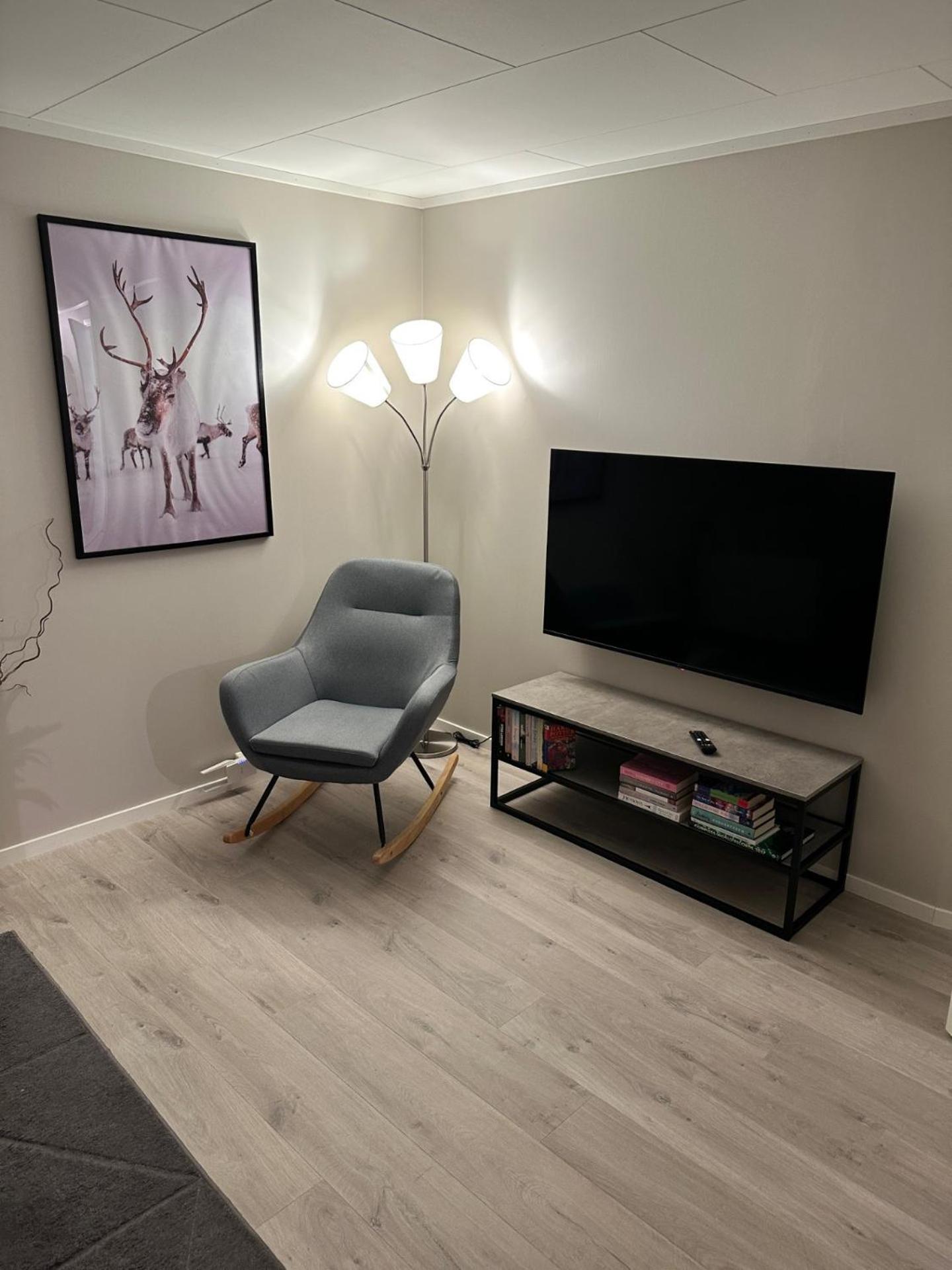 With Free Parking Apartment *